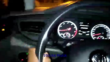 Enquanto O Ton Dirigia, A Carona Fazia Um Boquete