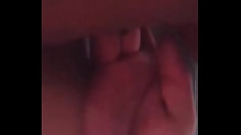 Me Mete Los Dedos Hasta Hacerme Venir En El Salón De Clases