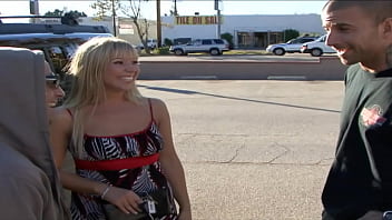 Viki La Vie Is A Milf In Heat