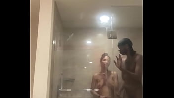 Strawberry Lulu Druffbandit Shower Time.