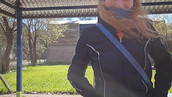 Pendeja Es Levantada En La Calle Y Recibe Propuesta Para Follar En Una Página Web Porno Conocida