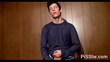 Smooth Cook Jerking In Soft Modes - anal, hardcore, blowjob, masturbation, solo, american, fetish, pissing, gay, short-hair - Video 1991509