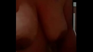 Vecina Me Llama Para Reparar Su Ducha, Pero Sus Intenciones Son Otras