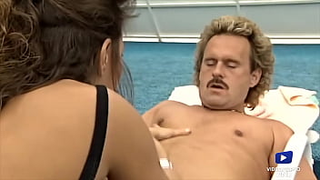 Ashlyn Gere, Brunette Aux Gros Seins Adore Se Faire Baiser Par Tous Les Trous