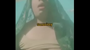 Hot Sonu Play With Boobs