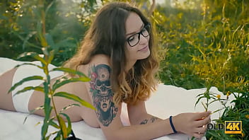 Old4k. Posh Girl Came To Clearing To Be Nailed By The Older Tourist