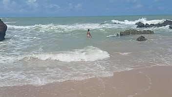 Yuri Gaúcho Casal Paradise Gostosa Casada Mostrando Tudo Na Praia De Nudismo Os Macho Tudo Loucos