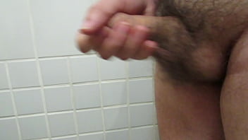 Batendo Mais Uma - punheta, bh, pau, piroca, pinto, masturbacao - Video 1906734