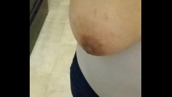 Mi Esposa Lucia Otra Ves Llega Con Sus Tetas Chipeteadas Y Su Panocha Mojada De Leche Y Lo Confiesa