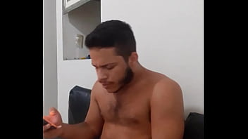 Novinho Dotado Gozando Gostoso - masturbation, leite, gaysex, dotado, novinho, pauzudo, pauzao, gay-amateur, gay-sex, ativo, gay-porn - Video 1986138