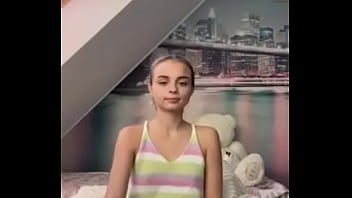 Misss Vikki - Legs, Foot, Feet, Footfetish, Barefoot, Toes, Barefeet, Soles, Footworship, Pedicure, Sexyfeet, Pret - Feet - 2025 - Incredible - Session - Video 1888527