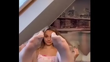 Misss Vikki - Legs, Foot, Feet, Footfetish, Barefoot, Toes, Barefeet, Soles, Footworship, Pedicure, Sexyfeet, Pret - Feet - 2025 - Wild - Scene - Video 1831941