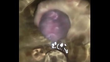 Cumming Underwater - Gozando Na água