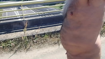 Exhib Sur Un Pont D_autoroute