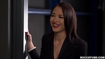 Babe Secretary Kris The Foxx Likes Wild And Rough Hardcore Anal Fucking With Her Boss, Licking Her Pussy Juice On The Glass Table.