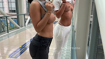 Flashing Both Sides Of The Traffic