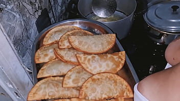 Novinha Rabuda Cozinhando E Transando Gostoso !