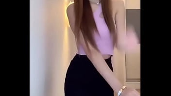 19yo Vietnamese Model Bella Dancing On Wechat