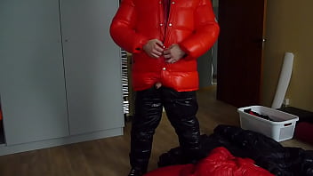 Cum, Shiny, Branlette, Jus, Jackets, Doudounes, Pantalon-parkasite - Bukkake - 2025 - Incredible - Performance - Video 1962374