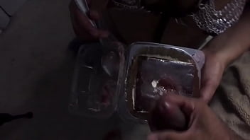 Putita Comiendo Pastel De Cuatro Leches Latina Whore Eating Cum With Cake
