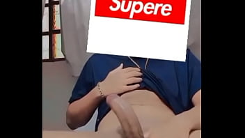 Dotado Novinho Se Masturbando Solo