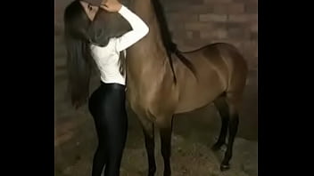 Colombiana Culona Moviendo El Culo