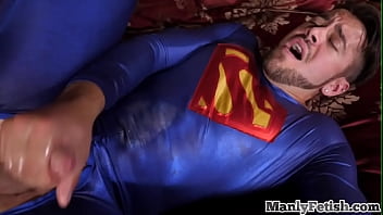 Ripped Cosplayer Barebacks While Jerking In Erotic Couple