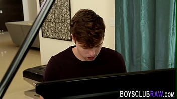 Gay Amateur Sucking Dick