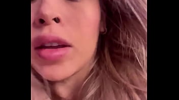 Colegiala Con Enorme Culo Quiere Que Su Padrastro La Folle Y Se Riegue Adentro Uchis Difruta