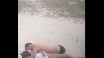 Metendo Na Praia Na Frente De Todos Em Público