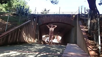 Surpris Lors D_une Traversee D_un Tunnel D_une Aire D_autoroute