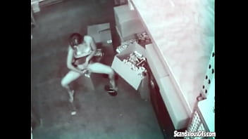 Pretty Babe Getting Bored Gets Horny.