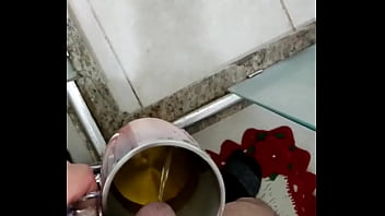 Mijo De Urso Para Saciar A Sede
