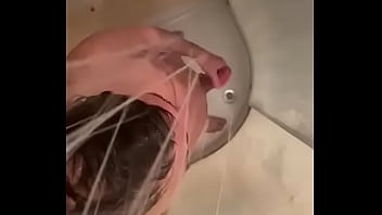 Masturbarmi In Doccia è Un Bellissimo Piacere