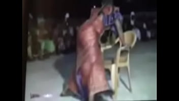 Leumbeul Sabar A La Chaise.[medium]