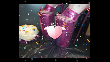 Lady L : Ultra Extreme 14 Inch/35 Cm High Heels Crush Cake (video Short Version)