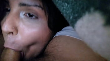 Chupando Meu Tio Enquanto A Esposa Dele Esta Assistindo Tv