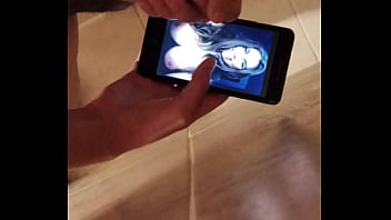 Me Pide Que Le Haga Un Tributo A Su Esposa Que Le Gusta Exhibirse