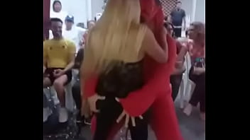 Disfrutando En Mi Barrio Con Los Diablitos