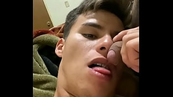 Hetero Velludo Se Deja Mamar