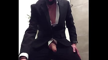 Wichsen Im Anzug Spiegel