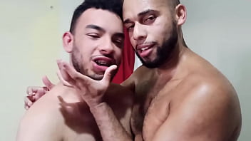 Pegação Com O Parrudo Careca