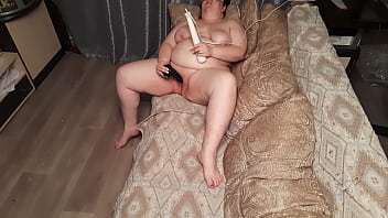 Busty Amateur Milf With Gorgeous Curvy Body Masturbates Her Pussy With Big Black Dildo And Hitachi Until She Cums