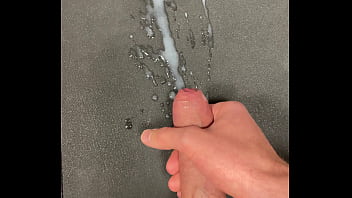 Cumshot. Long Dick Cumshot. Stříkání.