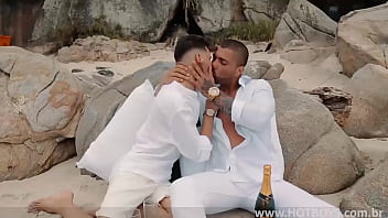 Dando Pro Crush Na Praia No Fim De Ano