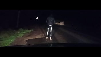 Erik Bietet Sich Auf Parkplatz An.