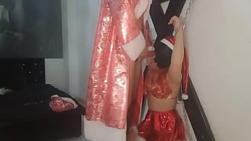 Two Santas Have Met And Are Fighting For Competition