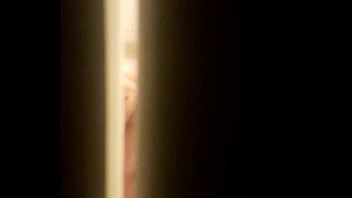 Espiando A Mi Prima En La Ducha