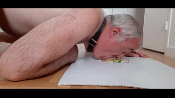 Manger Au Sol Comme Un Chien