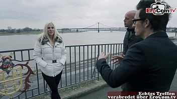 Naive Deutsche Blondine Teen Abgeschleppt Nach Flirt Auf Straße Zum Dreier Mmf